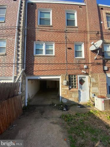 7135 Erdrick St, Philadelphia PA 19135-1012 exterior