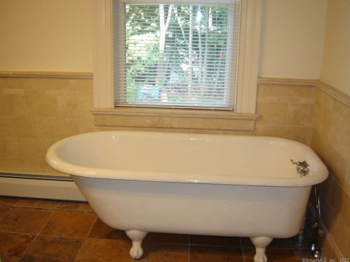 75 Lincoln Ave, Torrington CT 06790-6907 exterior