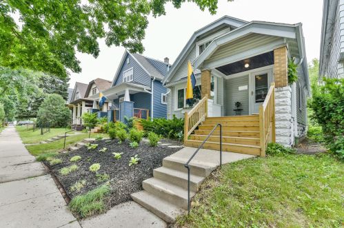 307 Rosedale Ave, Milwaukee WI 53207-1455 exterior