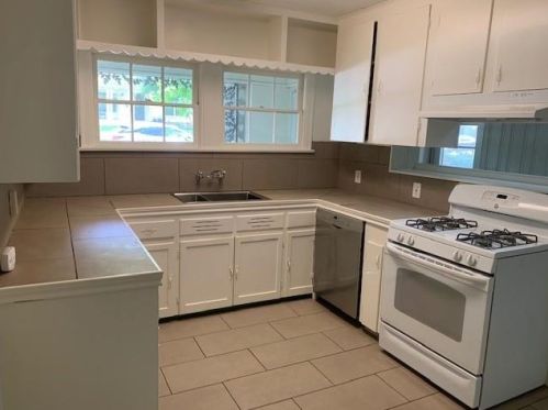 3207 Bridle Path, Austin TX  78703-2709 exterior