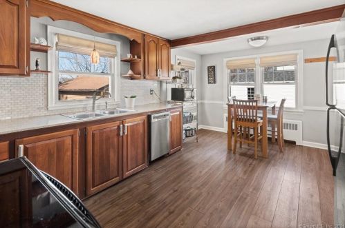 68 Irving St, Manchester CT 06042-3029 exterior