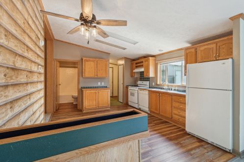 8649 12 St, Kalamazoo MI 49009-9085 exterior