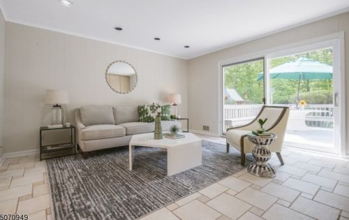 62 Cornell Dr, Livingston NJ  07039-5519 exterior