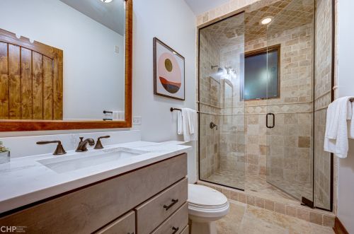 2732 Marshfield Ave, Chicago IL 60614-1016 exterior