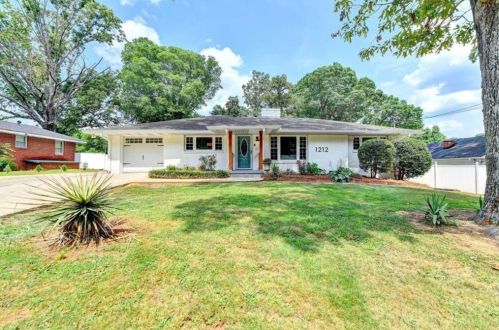 1212 Stone Mountain Lithonia Rd, Lithonia GA  30058-6255 exterior