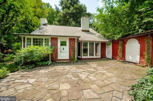 8526 Georgetown Pike, Mc Lean VA 22102-1206 exterior