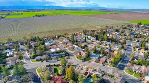 1314 Marina Cir, Davis CA 95616-2728 exterior