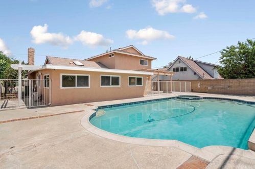 1742 Lance Dr, Tustin CA  92780-5233 exterior