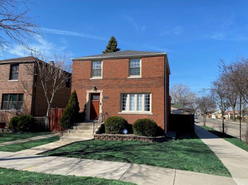 3700 85th St, Chicago, IL 60652-3704