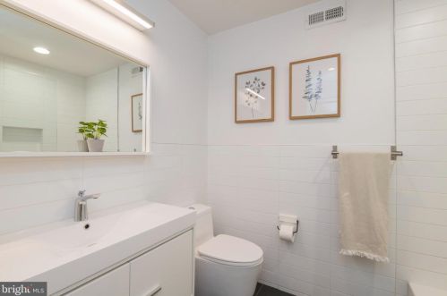 2030 Fletcher St, Philadelphia PA 19125-1539 exterior