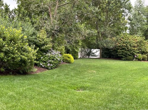 212 Montecito Cres, Huntington Station NY  11747-5230 exterior