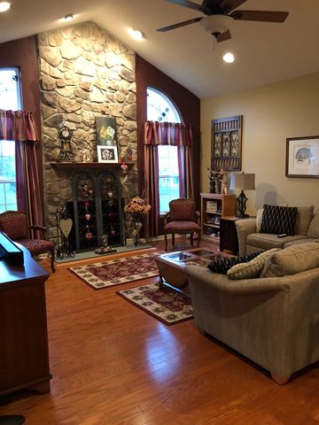 332 Pebble Bch Dr, Limerick PA  19468-1045 exterior