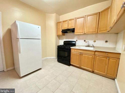 5730 3 St, Philadelphia PA 19120-2320 exterior