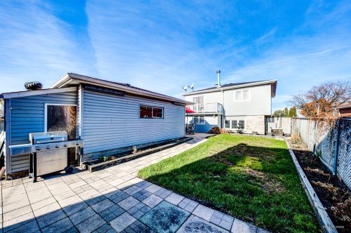 4905 124 St, Chicago IL 60628-7240 exterior