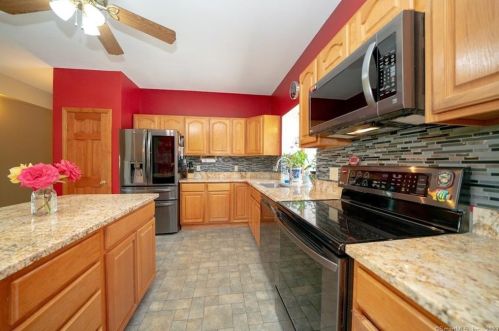 12 Old King St, Enfield CT 06082-5542 exterior