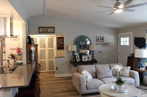 215 Madison Dr, Naples FL 34110-1351 exterior