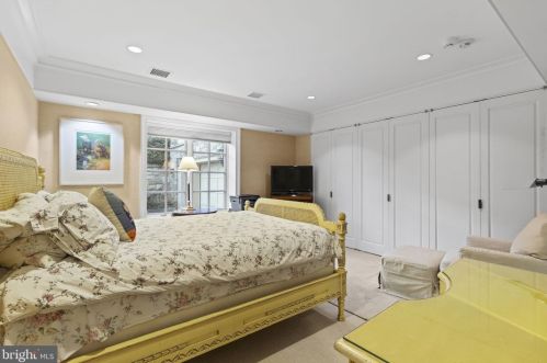 3005 45th St, Washington DC 20016-3528 exterior