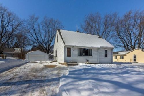 69 Ferndale St, Saint Paul, MN 55119-4740