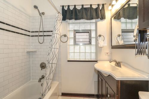 4847 Dakin St, Chicago IL 60641-2717 exterior