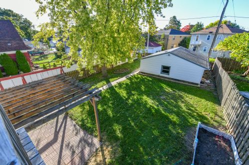 6417 Locust St, Milwaukee WI 53212-2444 exterior