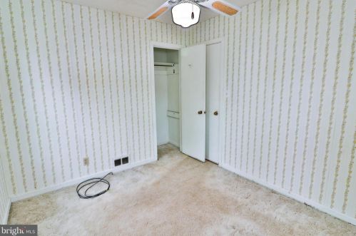 1201 Clagett Dr, Rockville MD 20851-2116 exterior