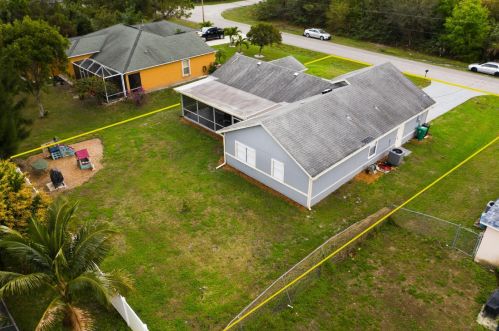 1011 Alexandria Ave, Fort Pierce FL 34953-3401 exterior