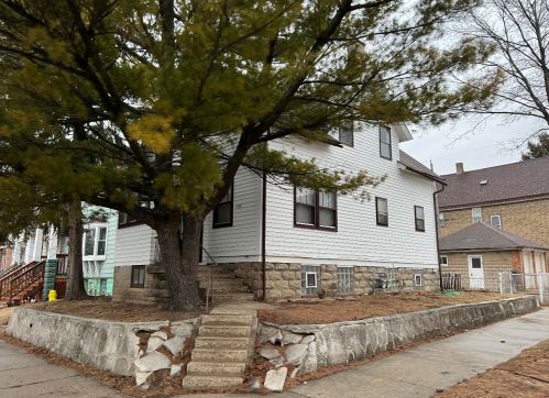 2302 Merrill St, Milwaukee, WI 53204-3618