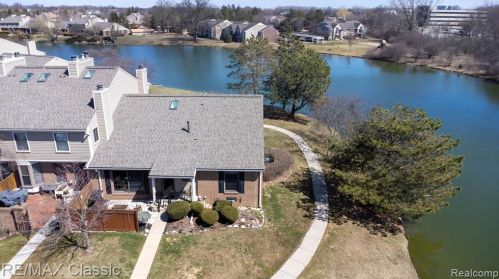 22158 Edgewater, Novi MI  48375-5014 exterior