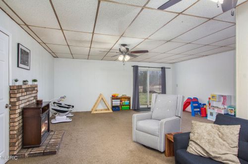 2171 Dangl Rd, Meskegon MI 49444-8748 exterior