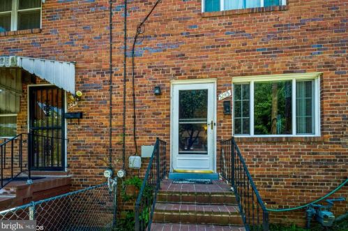 5245 Banks Pl, Washington, DC 20019-6636