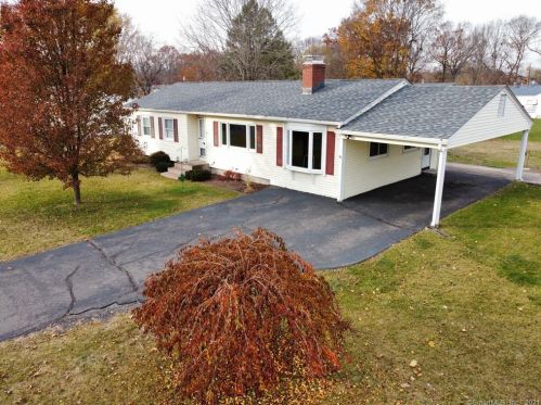 21 Dale St, Windsor Locks, CT 06096-1729