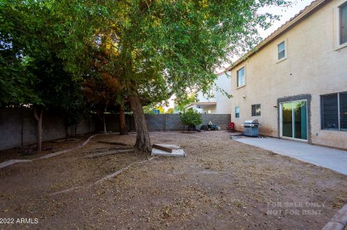 2903 Cavalier Dr, Phoenix AZ 85019-1717 exterior