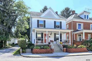 210 Hanover St, Hanover PA  17331-3640 exterior