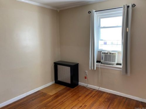 2401 Buck St, Bronx NY 10461-2901 exterior