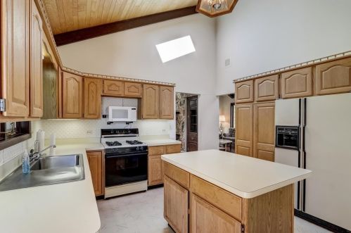 4714 Billingsgate Ln, Bull Valley IL 60098-8748 exterior