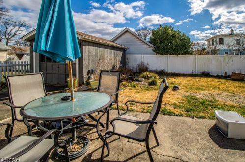 32 Park Ave, Avenel NJ 07001-1448 exterior