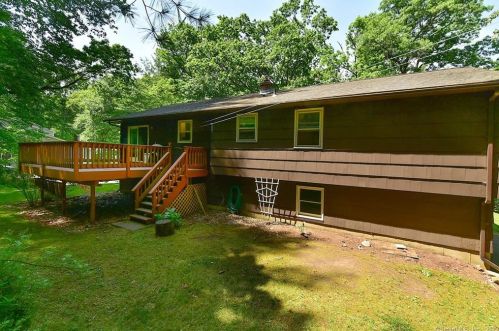 16 Ladd Rd, Ellington CT 06029-3104 exterior