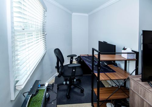 4758 Hollywood Ave, Milwaukee WI 53211-1037 exterior