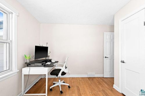 2521 Plymouth Ave, Duluth MN 55811-3142 exterior