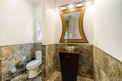 692 Appalachi St, Walled Lake MI  48390-1005 exterior