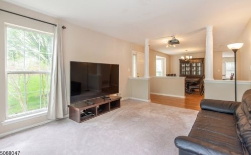 901 Stech Dr, Bridgewater, NJ 08807-5501