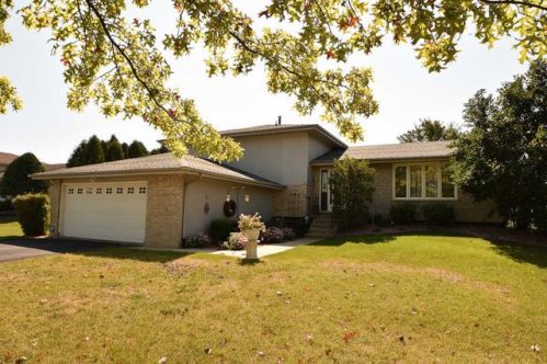 4159 Charleston Rd, Matteson, IL 60443-2627