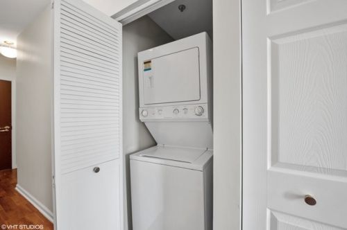 1255 State St, Chicago IL 60605-1928 exterior