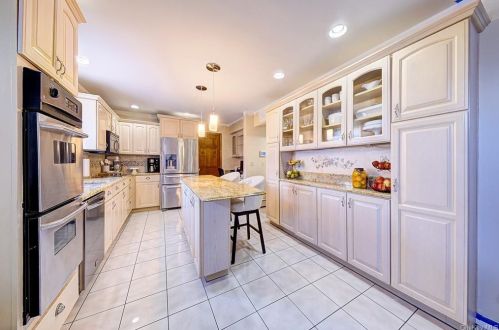 63 Godwin Rd, Middletown NY 10941-3338 exterior