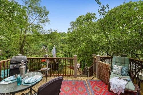 54 River Styx Rd, Hopatcong NJ 07843-1827 exterior