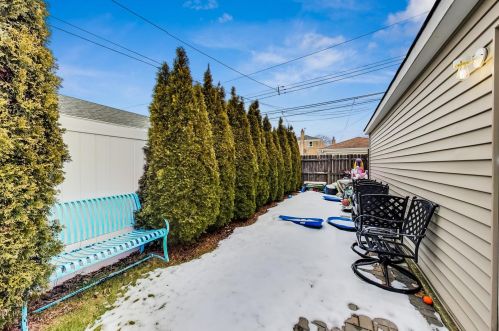 5337 Nashville Ave, Chicago IL 60638-1217 exterior