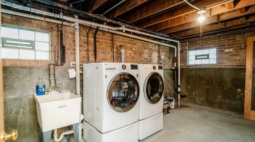 3927 Lawndale Ave, Chicago IL  60618-3107 exterior