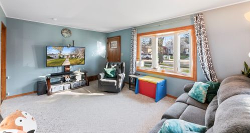 185 91st Pl, Milwaukee WI  53226-4525 exterior