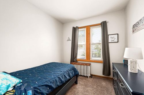 2219 6 St, Duluth MN 55806-2551 exterior