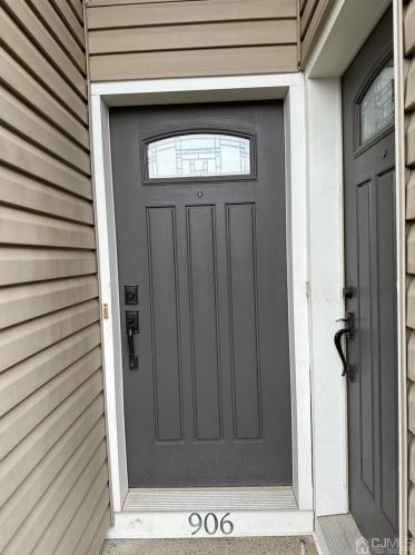 906 Montague Ave, Iselin NJ  08830-2500 exterior